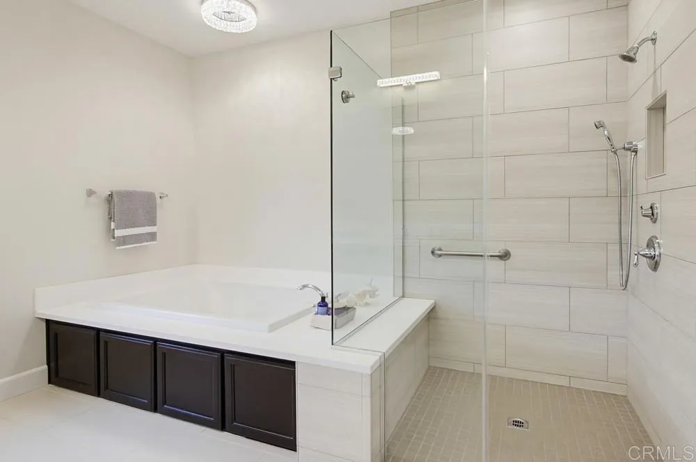 https://cdn.realtyfeed.com/cdn/127/306754596/b3a02f244ebb854b87abc30c6d668390.webp