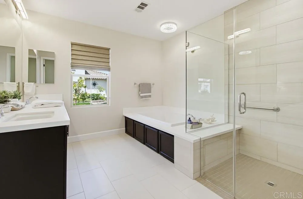 https://cdn.realtyfeed.com/cdn/127/306754596/bb0729d613ed3ac95a5abeb5cd197d8b.webp