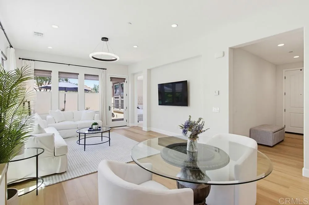 https://cdn.realtyfeed.com/cdn/127/306754596/e1d8bdf48f90daf2cd7ced9ae0035f9f.webp