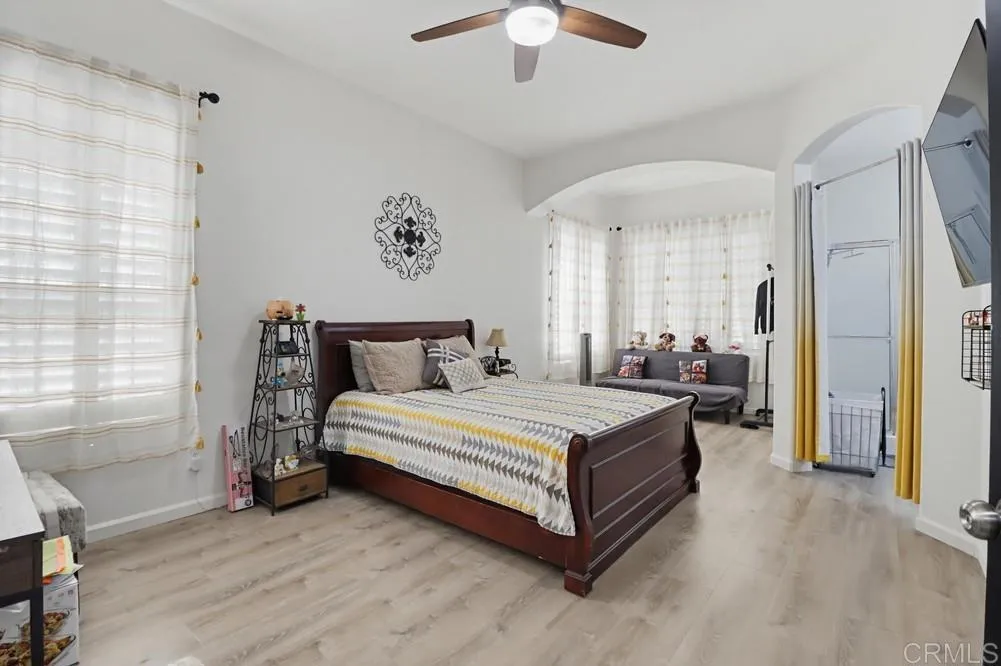 https://cdn.realtyfeed.com/cdn/127/306754667/1c9f8f9503e3b2d27f3c135372c0f18d.webp