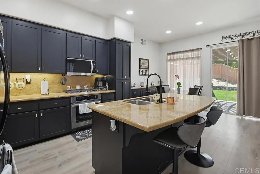 https://cdn.realtyfeed.com/cdn/127/306754667/63ecb9de6aedf1dd3881477c90b308bf.webp