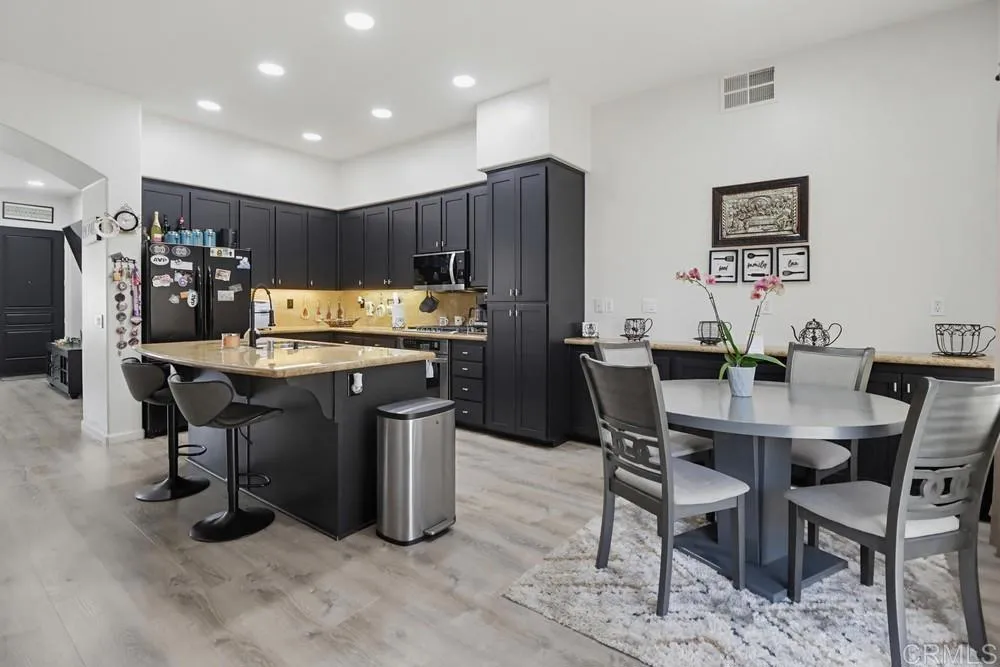 https://cdn.realtyfeed.com/cdn/127/306754667/f4ab4e2e25383674b3a1eea10f035d10.webp