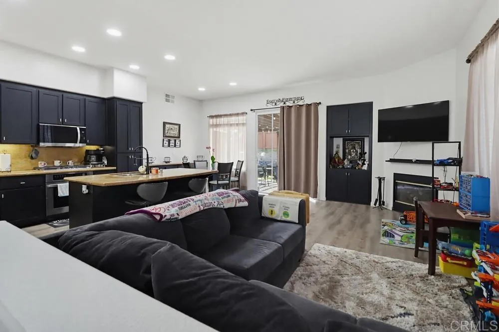 https://cdn.realtyfeed.com/cdn/127/306754667/f93587bd5a615060d242ce1f9d2b2df8.webp