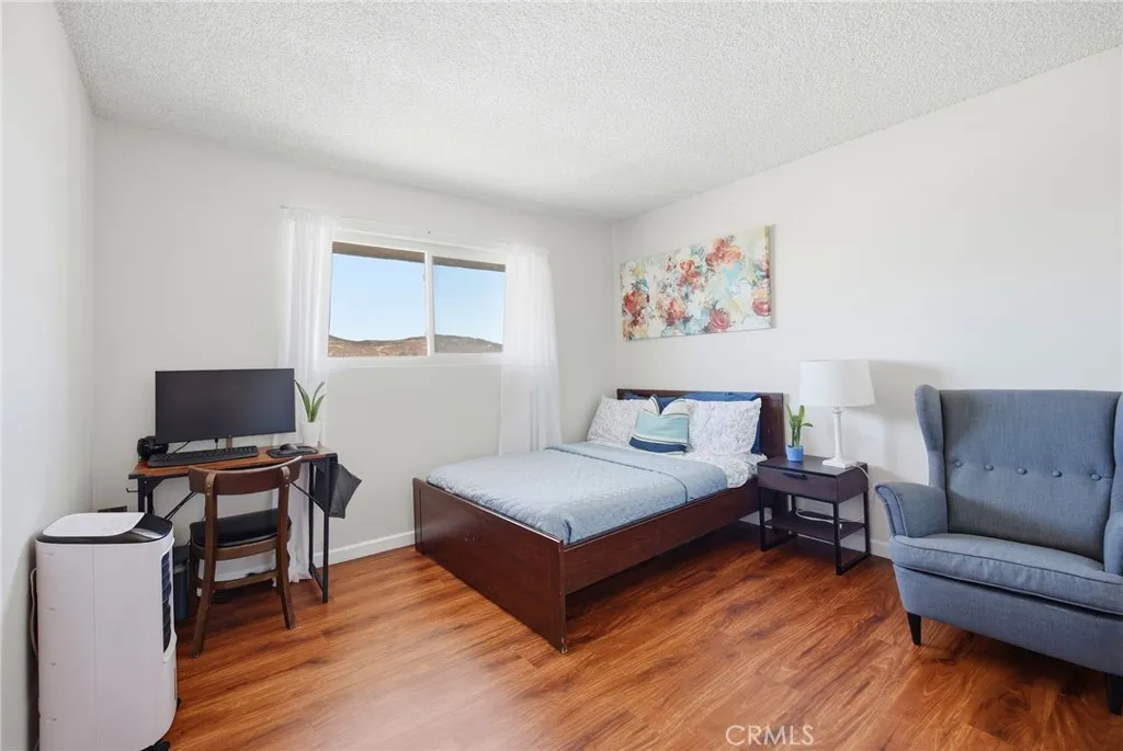 Photo #32: SW26140425 Listing: Photo #32
