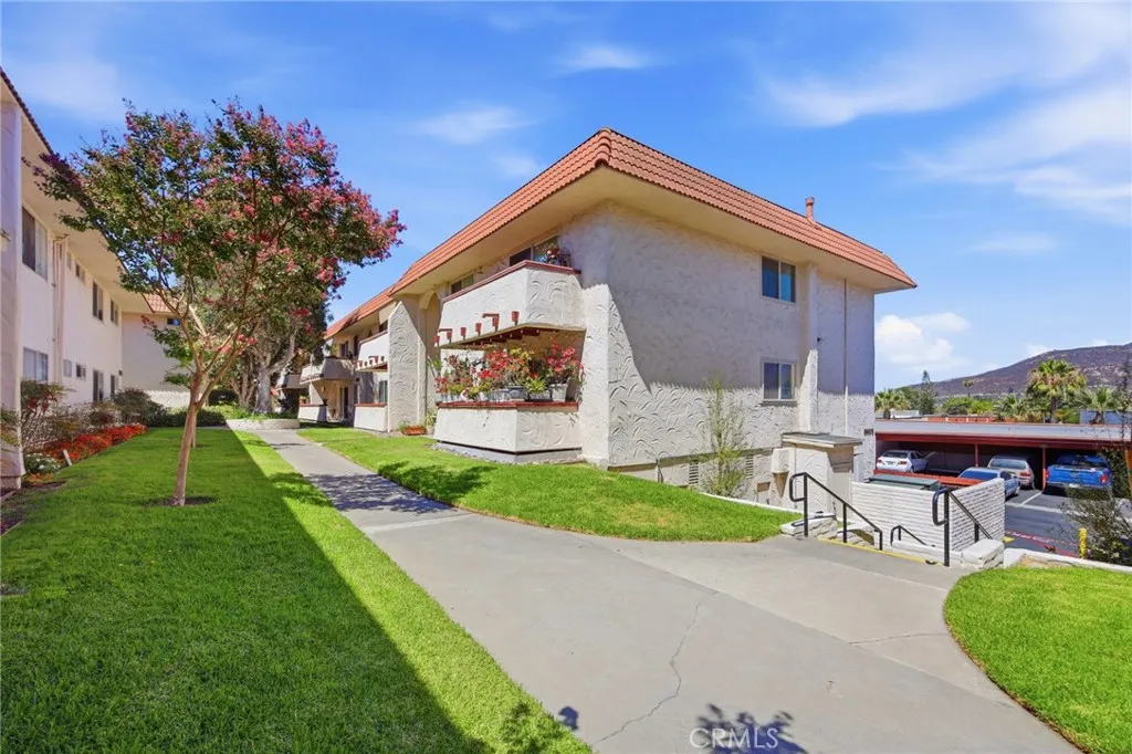 Photo #2: SW26140425 Listing: Photo #2