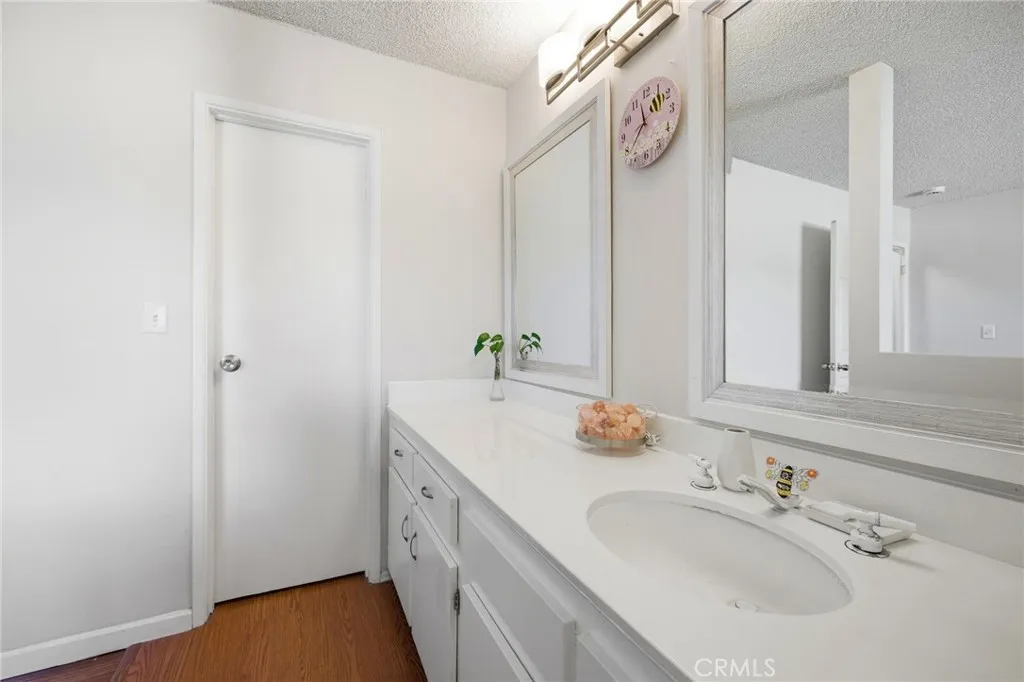 Photo #30: SW26140425 Listing: Photo #30