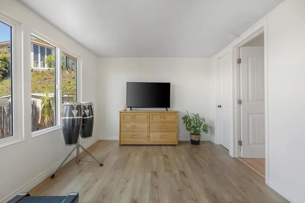 https://cdn.realtyfeed.com/cdn/127/306754753/614cf4f6ed6ed204a33e9b8be87ed424.webp