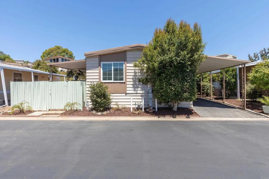 https://cdn.realtyfeed.com/cdn/127/306754753/7350bdb47e7c71eba8907b9110d9f678.webp
