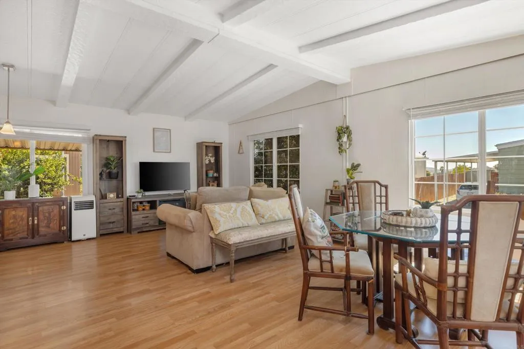 https://cdn.realtyfeed.com/cdn/127/306754753/a6b567320386036c5f5b0da13e2bf097.webp