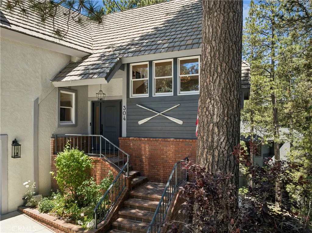 304 Lake Knoll Drive, Lake Arrowhead, CA 92352 - Photo 4 of 66, Lake Arrowhead, CA