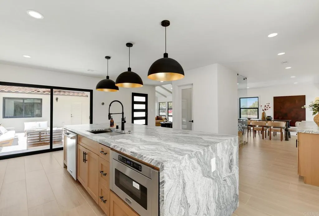 https://cdn.realtyfeed.com/cdn/127/306754760/aaf0f5eb92a1541888659b1d7213ff04.webp