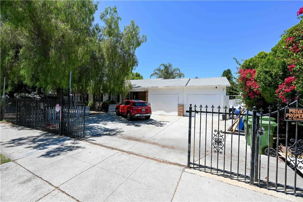 20957 Community, Canoga Park, CA 91304 - Photo 2 of 37, Canoga Park, CA