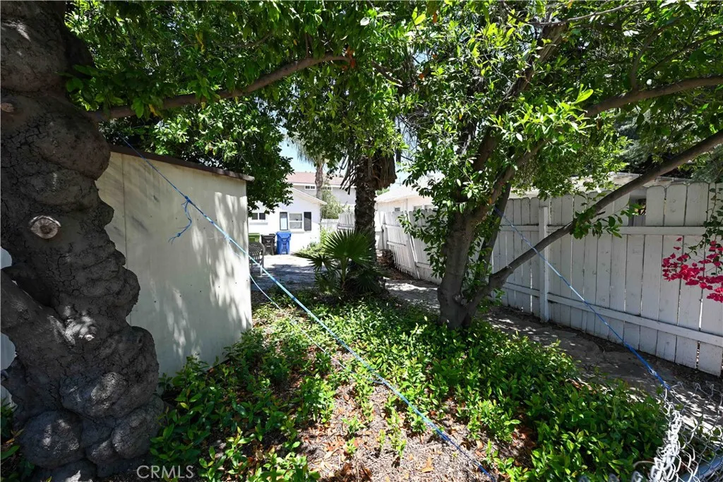 20957 Community, Canoga Park, CA 91304 - Photo 5 of 37, Canoga Park, CA