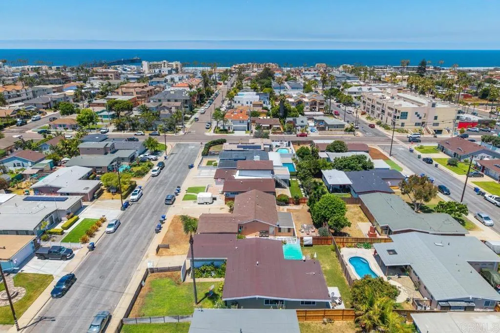 330 Donax Avenue, Imperial Beach, CA 91913 - Photo 5 of 37, Imperial Beach, CA