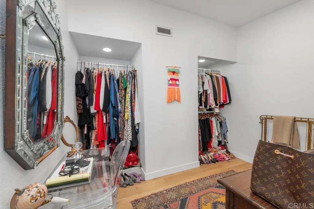 https://cdn.realtyfeed.com/cdn/127/306754840/8cf8f189657aea62bfbe4bb44f4d4448.webp