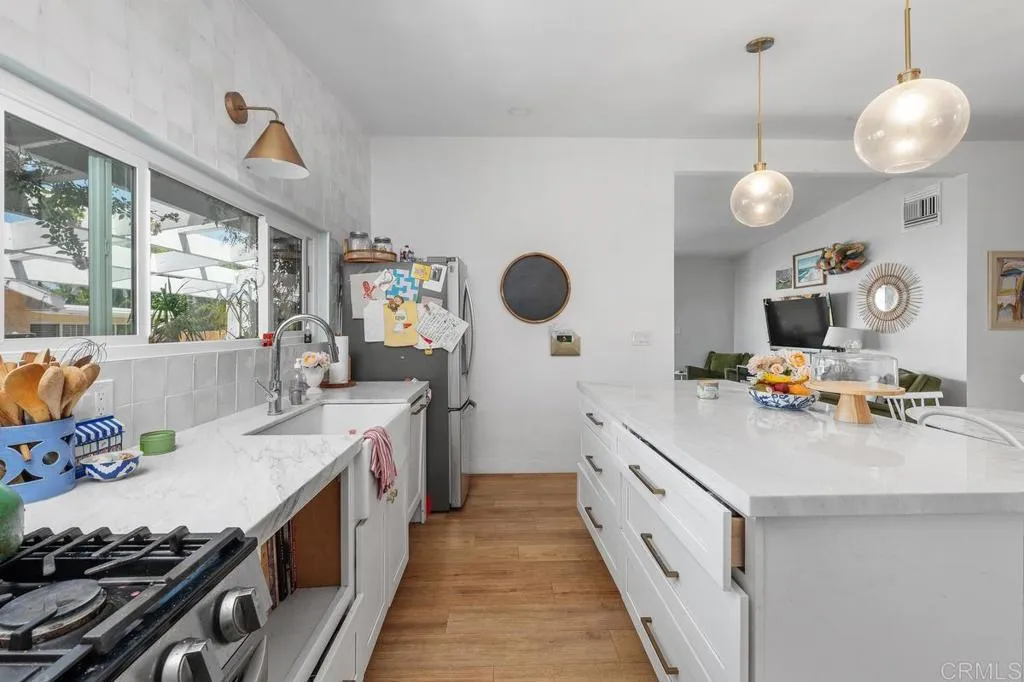 https://cdn.realtyfeed.com/cdn/127/306754840/bf78a8c43412fa74154d311cbc083fd2.webp