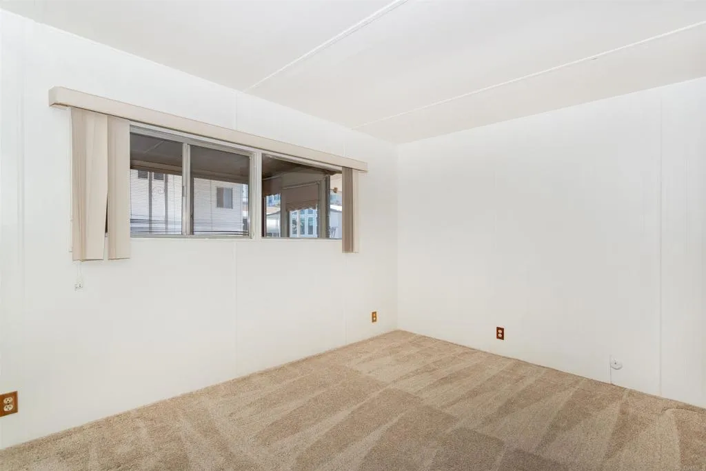 https://cdn.realtyfeed.com/cdn/127/306754868/c0cb9552bd6d9d5d913ef8ad53bcb3ef.webp