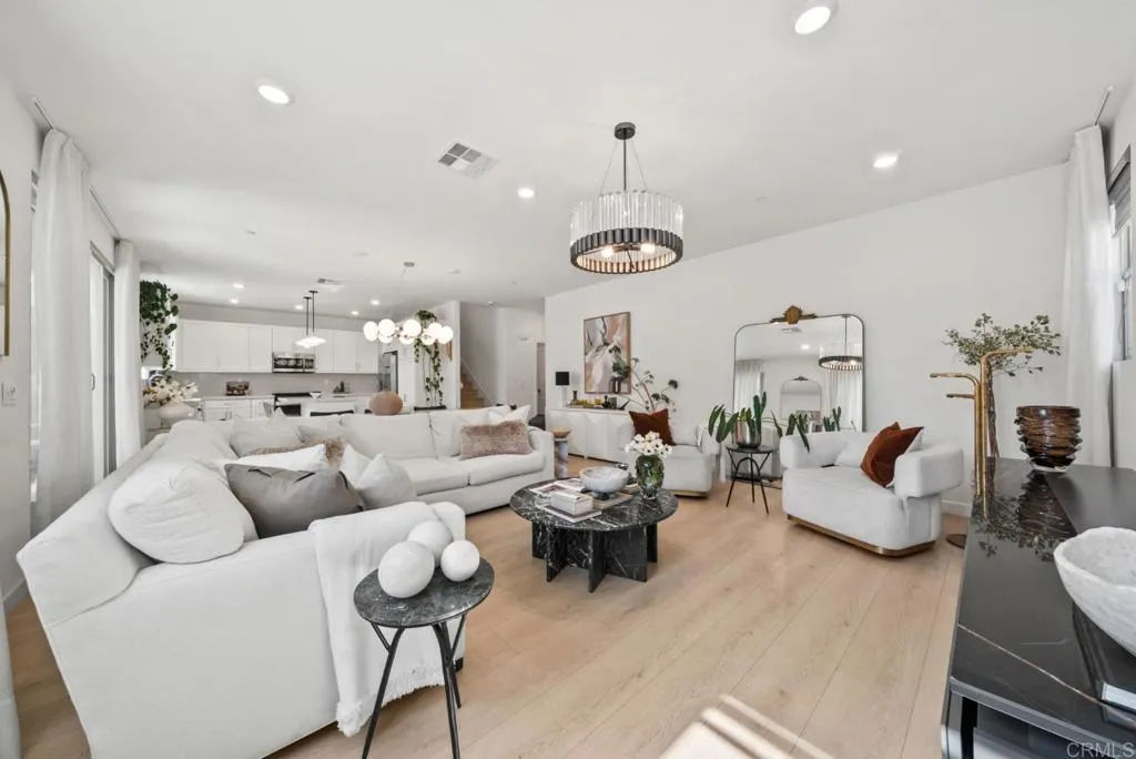 https://cdn.realtyfeed.com/cdn/127/306754869/80cd76209be1fd0ca355fcaabe3ba6cd.webp