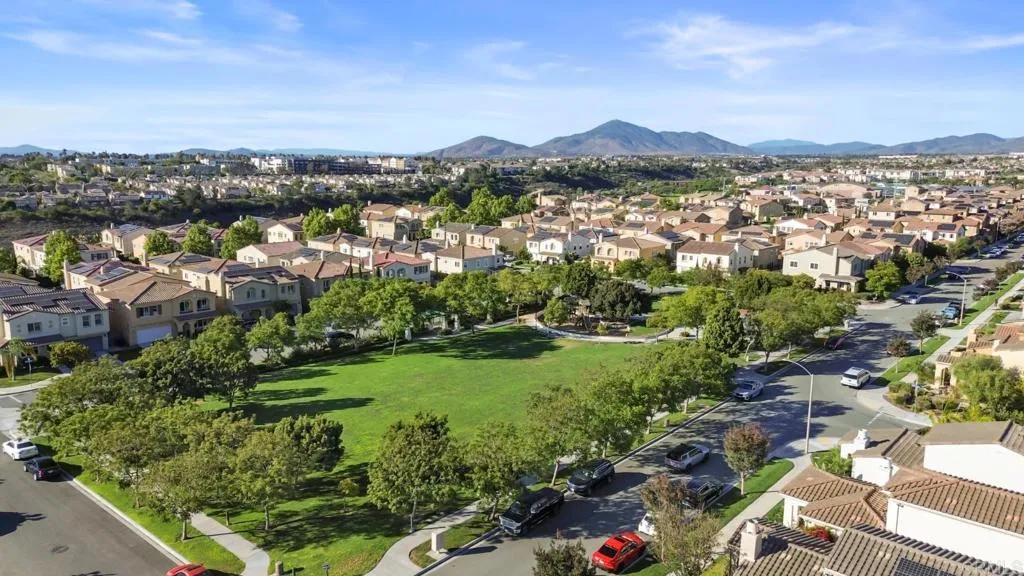 https://cdn.realtyfeed.com/cdn/127/306754869/de5ea84602bc377d96360b0709f12ec2.webp