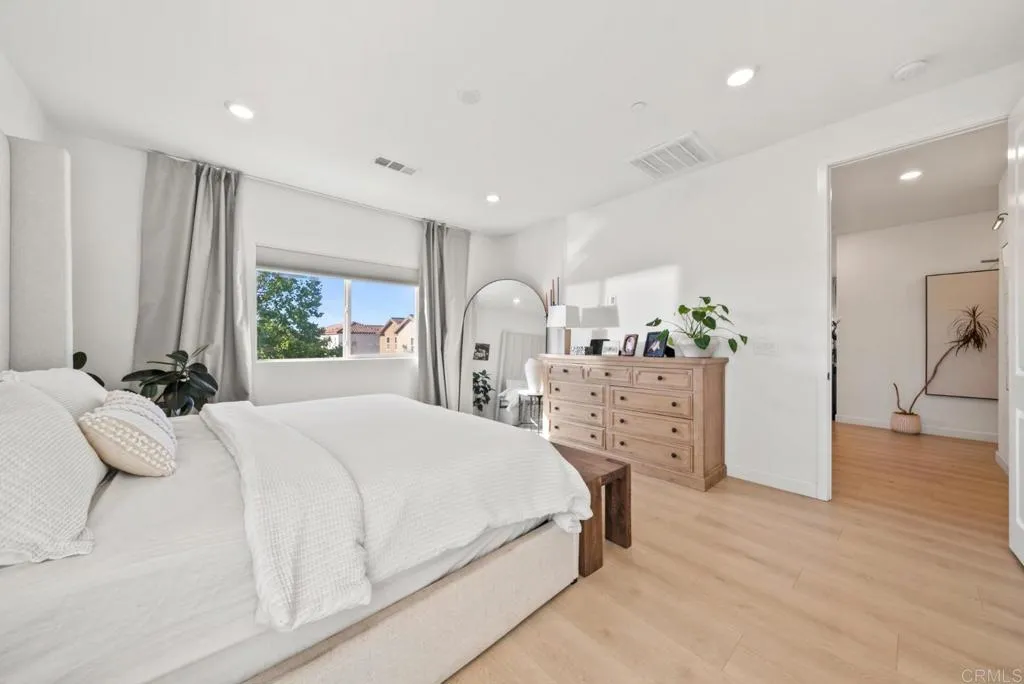 https://cdn.realtyfeed.com/cdn/127/306754869/f2dd777a3d8493a60e88e3031e9478ff.webp