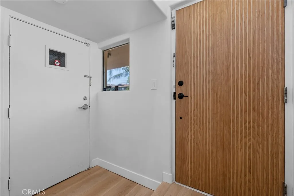 13440 Moorpark Street Unit 101, Sherman Oaks, CA 91423 - Photo 4 of 39, Sherman Oaks, CA