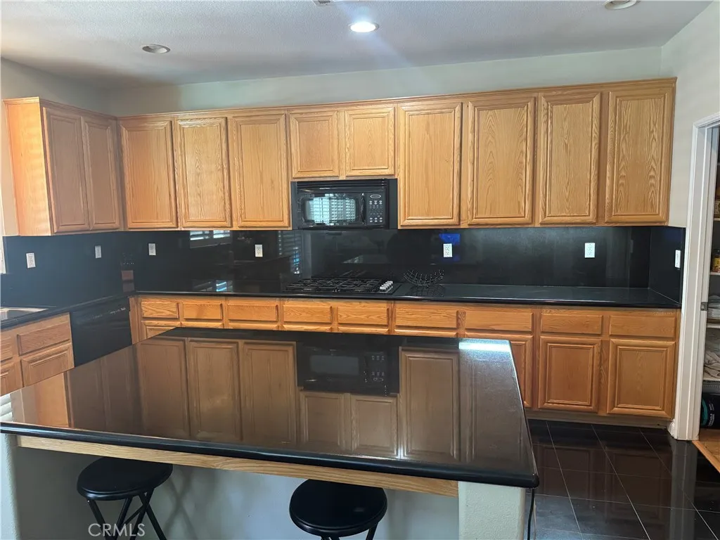 12269 Bali Street, Victorville, CA 92392 - Photo 4 of 25, Victorville, CA