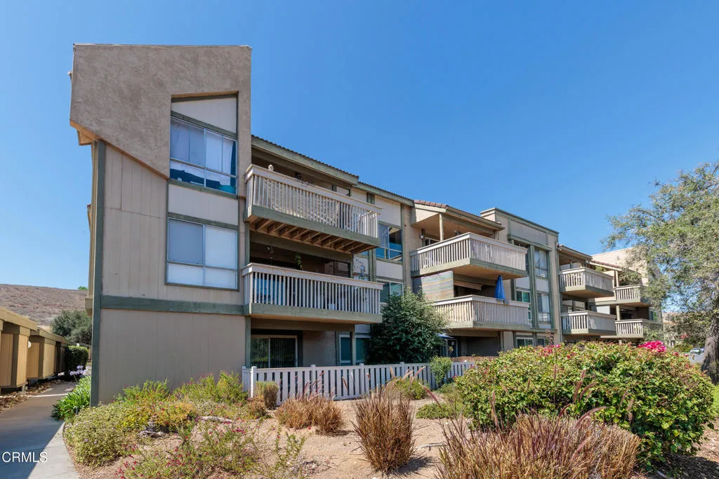 324 Chestnut Hill Court Unit 14, Thousand Oaks, CA 91360 - Main photo, Thousand Oaks, CA
