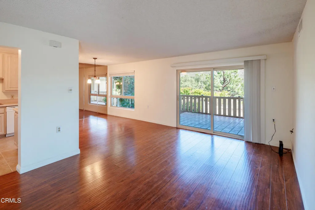 324 Chestnut Hill Court Unit 14, Thousand Oaks, CA 91360 - Photo 2 of 24, Thousand Oaks, CA
