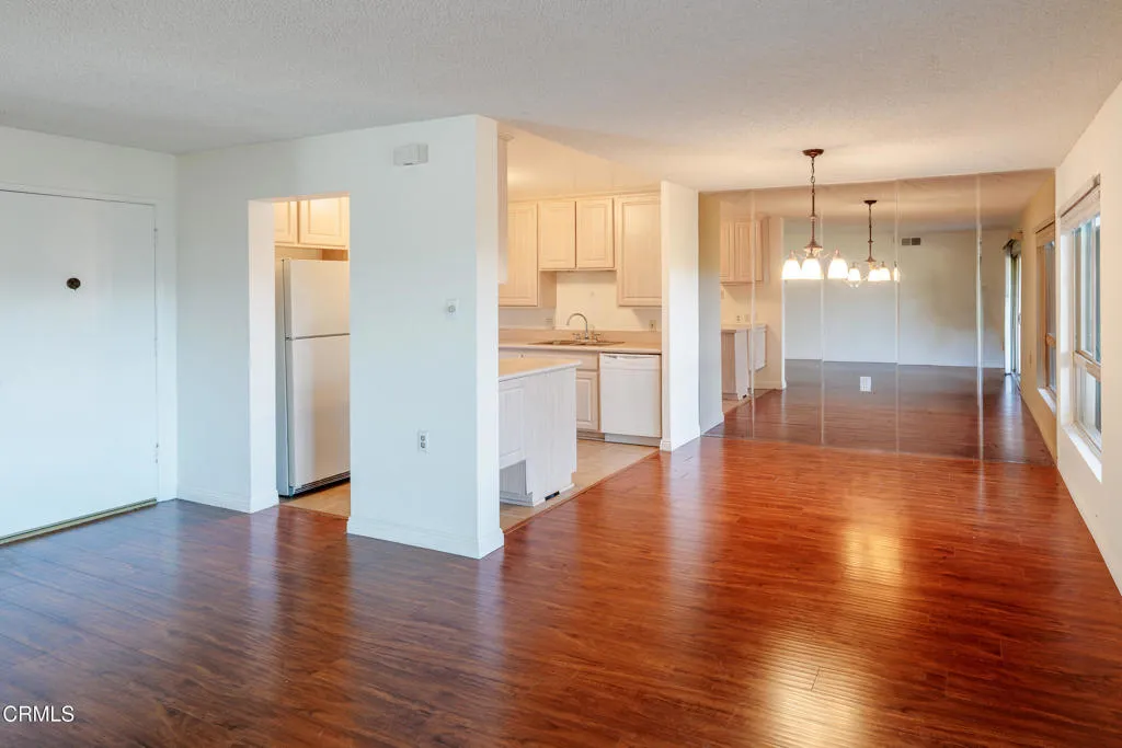 324 Chestnut Hill Court Unit 14, Thousand Oaks, CA 91360 - Photo 3 of 24, Thousand Oaks, CA