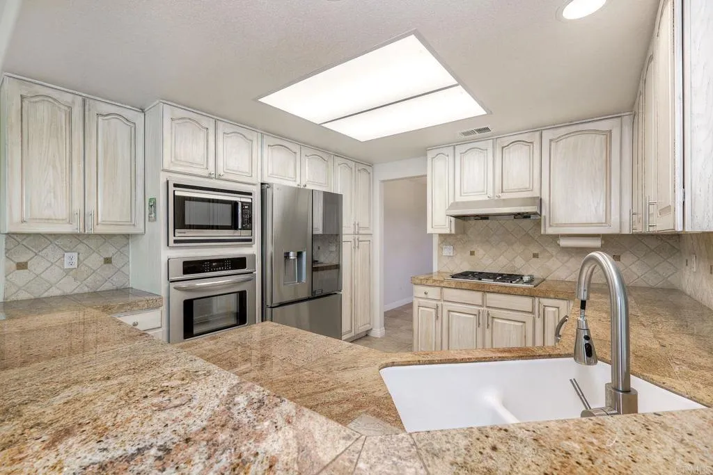 Photo #8: PTP2604911 Listing: Photo #8