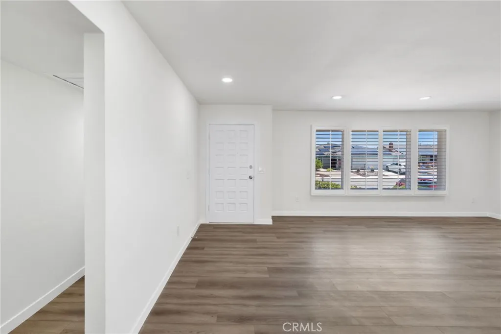 https://cdn.realtyfeed.com/cdn/127/306755013/4ae86ff05a4d49c7de7a1911f3e9c69b.webp