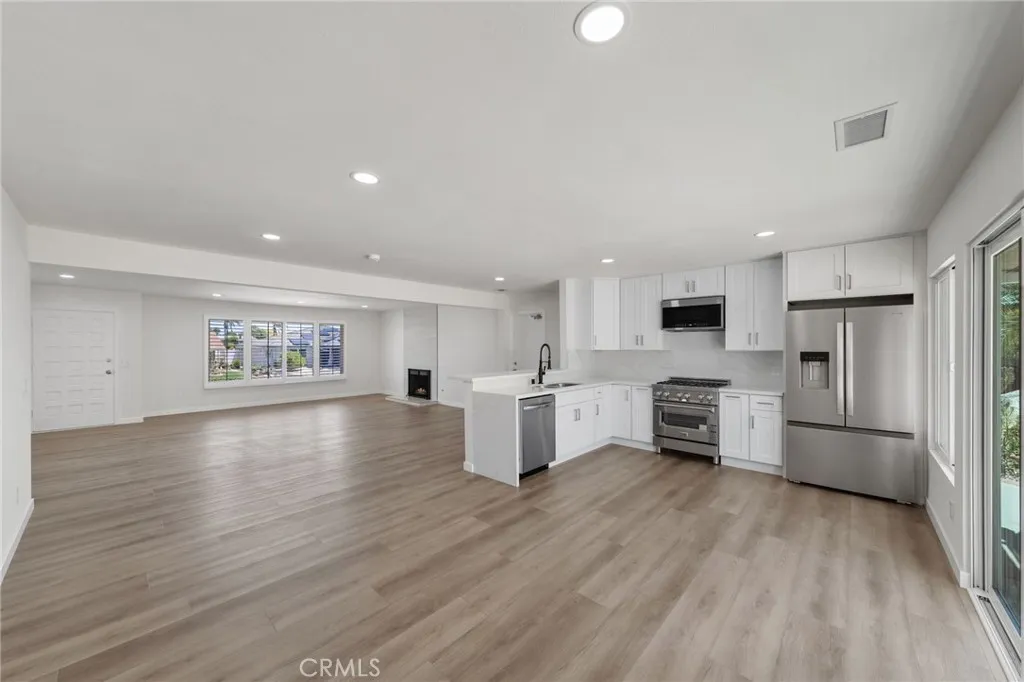 https://cdn.realtyfeed.com/cdn/127/306755013/70ca7610714f6bc97fb7ffc03567f497.webp