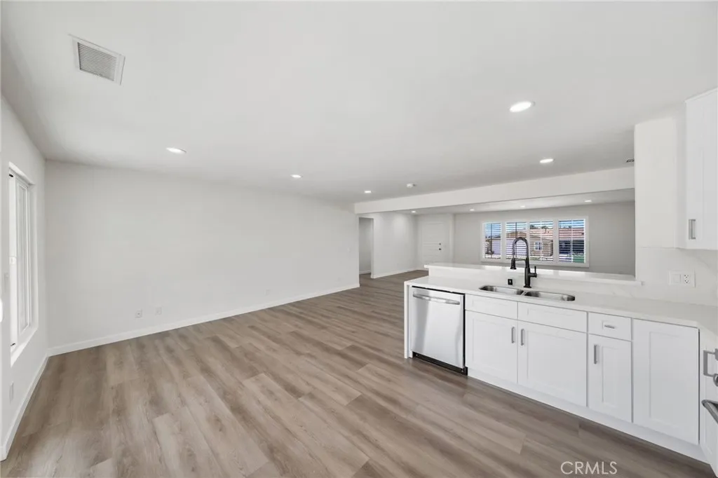 https://cdn.realtyfeed.com/cdn/127/306755013/9450015590a51ecb07d88ff5c7f5695b.webp