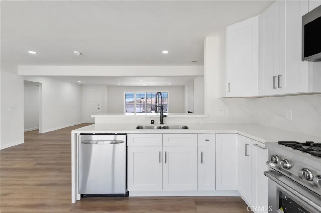 https://cdn.realtyfeed.com/cdn/127/306755013/ee828890878855838d8231f06e182fbd.webp