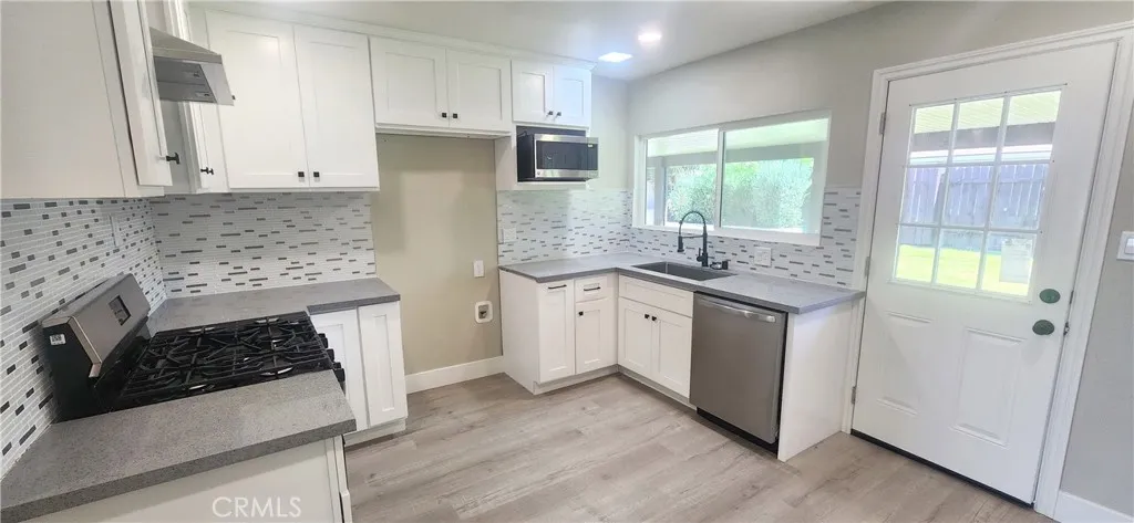 360 E Rancho Road, Corona, CA 92879 - Photo 4 of 22, Corona, CA
