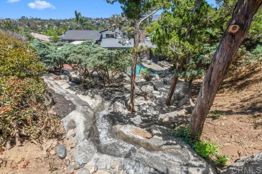 https://cdn.realtyfeed.com/cdn/127/306755099/5292bf4be502afa49b20ffe453fbb274.webp