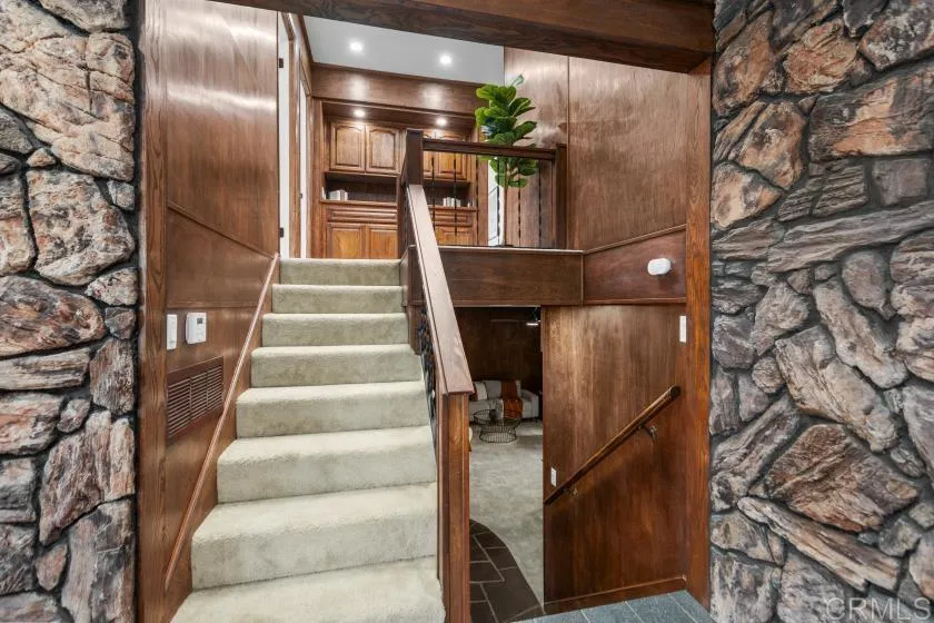 https://cdn.realtyfeed.com/cdn/127/306755099/c949794f8a12f7d8682b30a292752cb2.webp