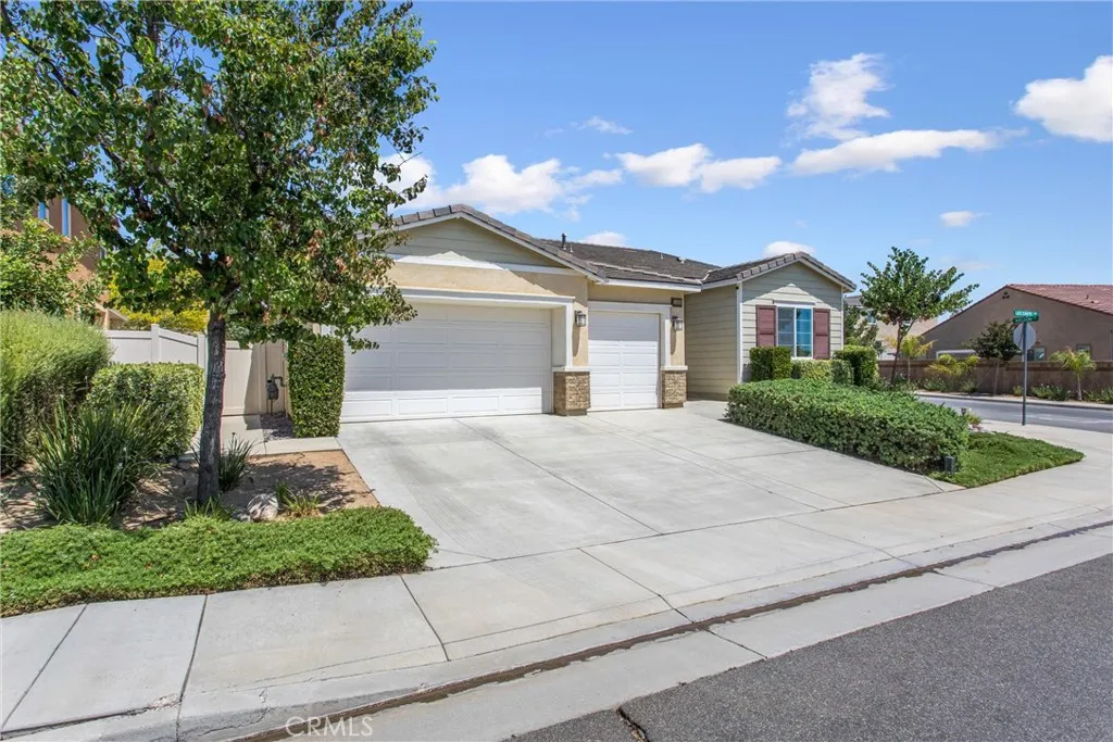 1622 Le Conte Drive, Beaumont, CA 92223 - Photo 4 of 59, Beaumont, CA