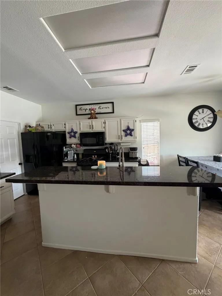 13698 Gateway, Victorville, CA 92392 - Photo 5 of 25, Victorville, CA