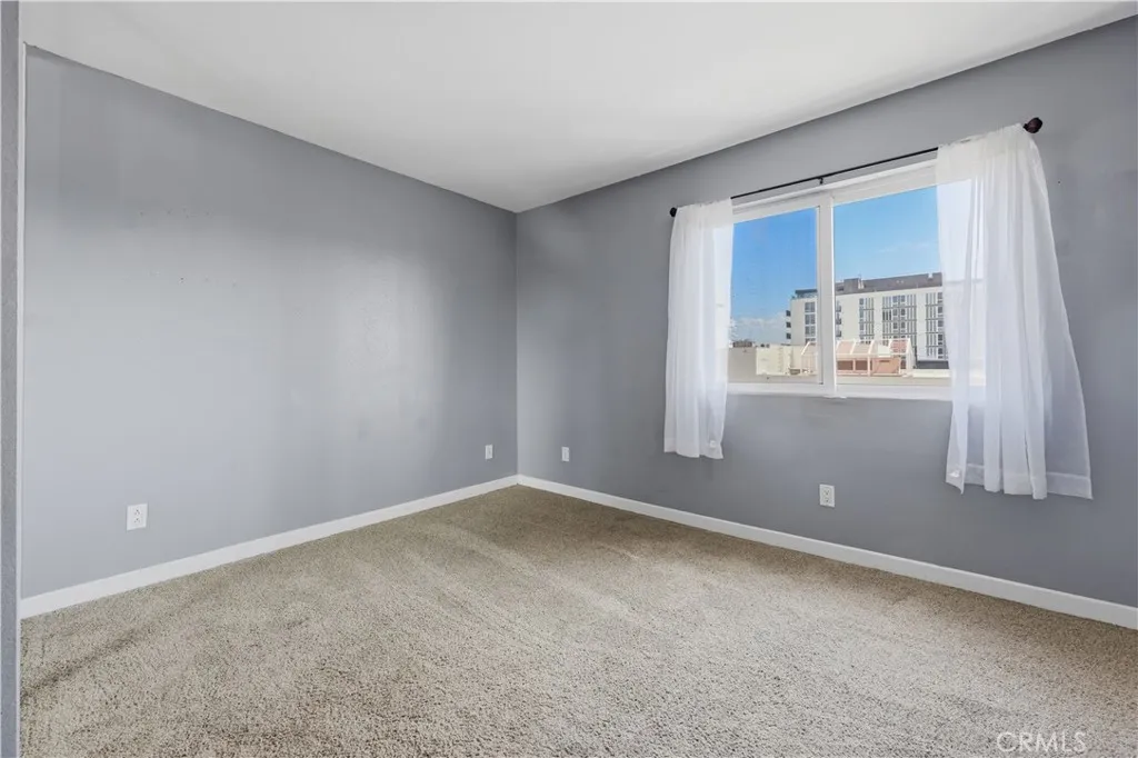 https://cdn.realtyfeed.com/cdn/127/306755142/d909d78bc9e16772e8bce860d38e3eeb.webp