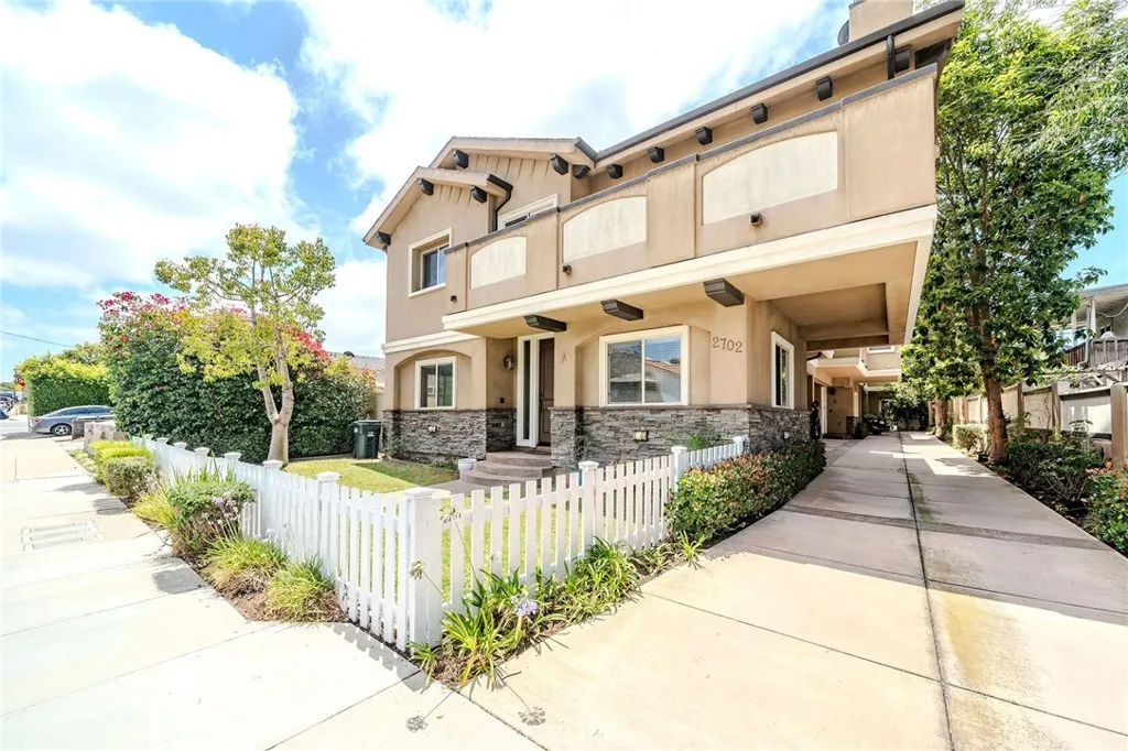 2702 Gates Avenue Unit A, Redondo Beach, CA 90278 - Photo 2 of 34, Redondo Beach, CA
