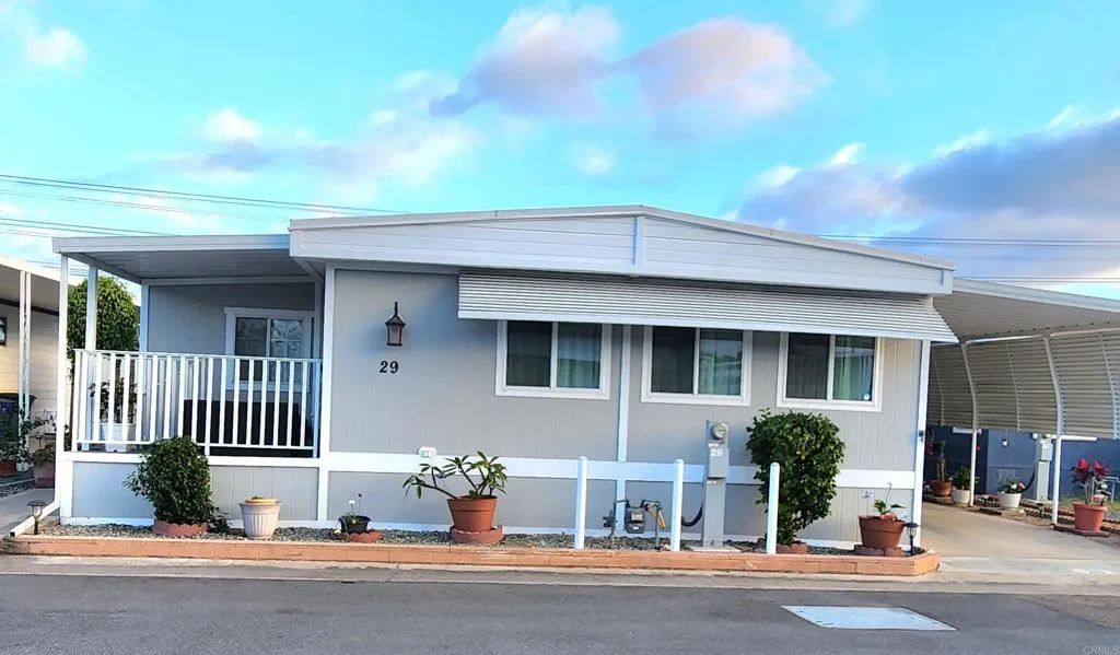 https://cdn.realtyfeed.com/cdn/127/306755183/f8f7401f3c678d31187cb381b0a886fd.webp