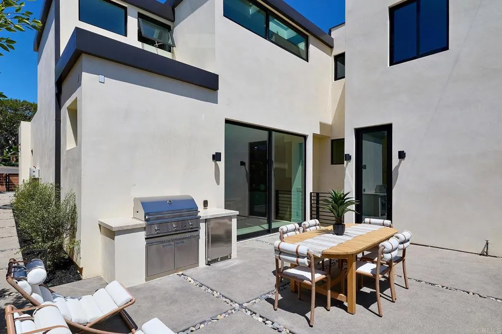 https://cdn.realtyfeed.com/cdn/127/306755199/3aca9738c10bd80f5a94c7c5c4f14b80.webp