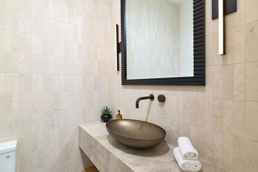 https://cdn.realtyfeed.com/cdn/127/306755199/648361f0befa8fffc91ba6078af1f56e.webp
