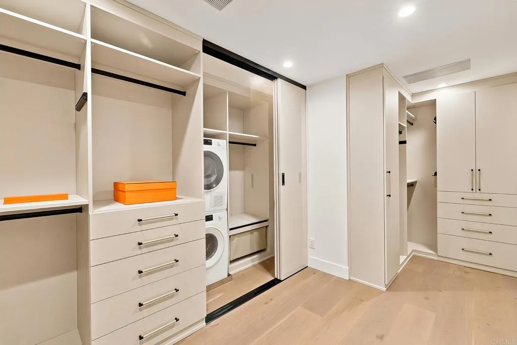 https://cdn.realtyfeed.com/cdn/127/306755199/7be447072d3b74e433a5c4251d3066a4.webp