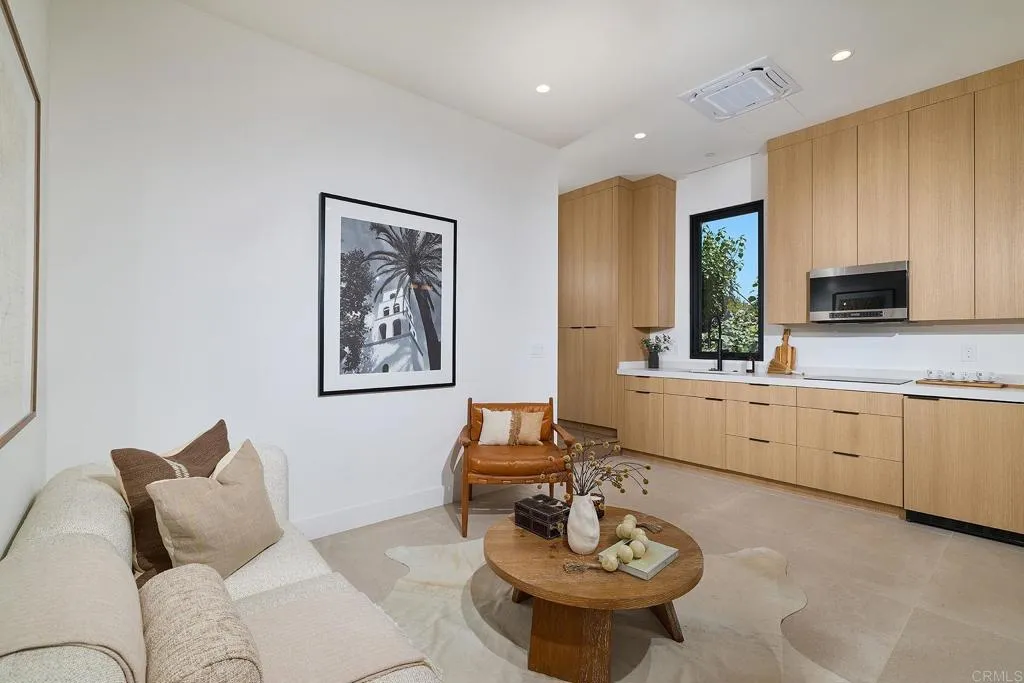 https://cdn.realtyfeed.com/cdn/127/306755199/fb289a38c1f663799e8ed65d2bf853f6.webp