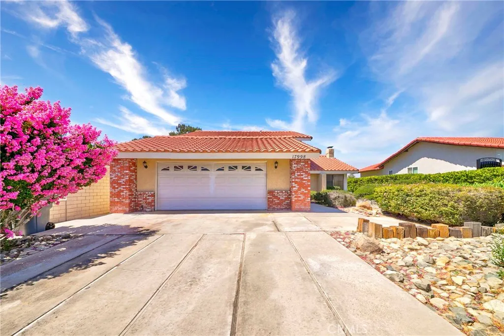 17998 Pebble Beach, Victorville, CA 92395 - Photo 2 of 70, Victorville, CA
