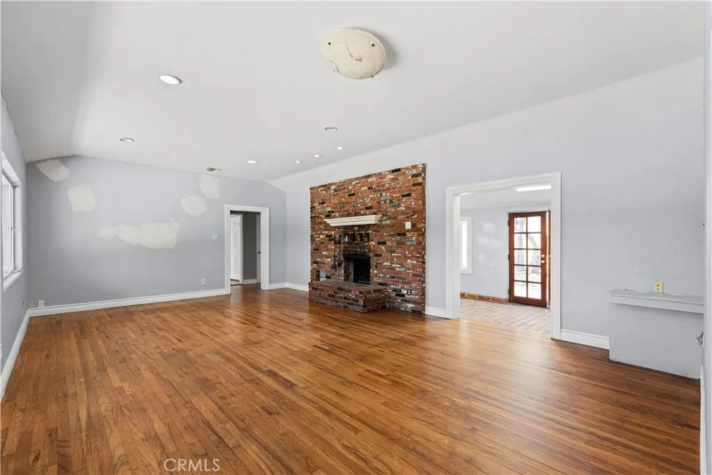 5403 Shirley Avenue, Tarzana, CA 91356 - Photo 4 of 29, Tarzana, CA