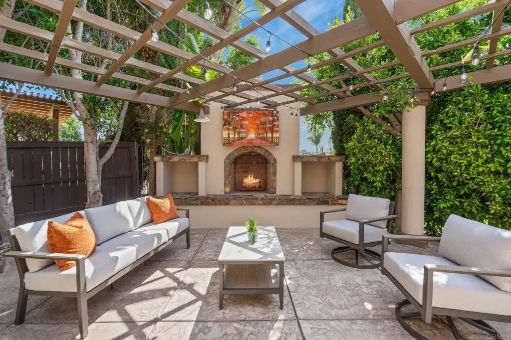 https://cdn.realtyfeed.com/cdn/127/306755322/1c14a95447a8eca1fc6f492112385bf3.webp