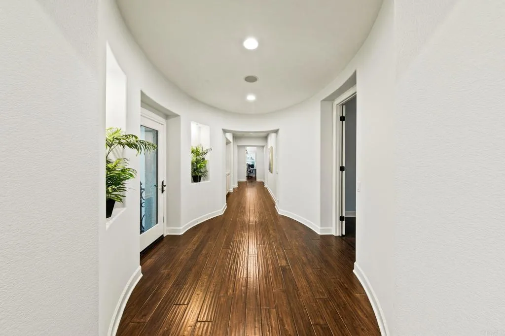 https://cdn.realtyfeed.com/cdn/127/306755322/b88d23534278417ae8024659a4eb3b31.webp
